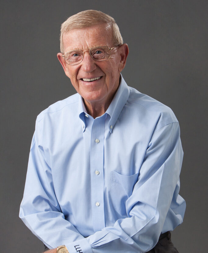 Lou Holtz Speaking Engagements, Schedule, & Fee | WSB